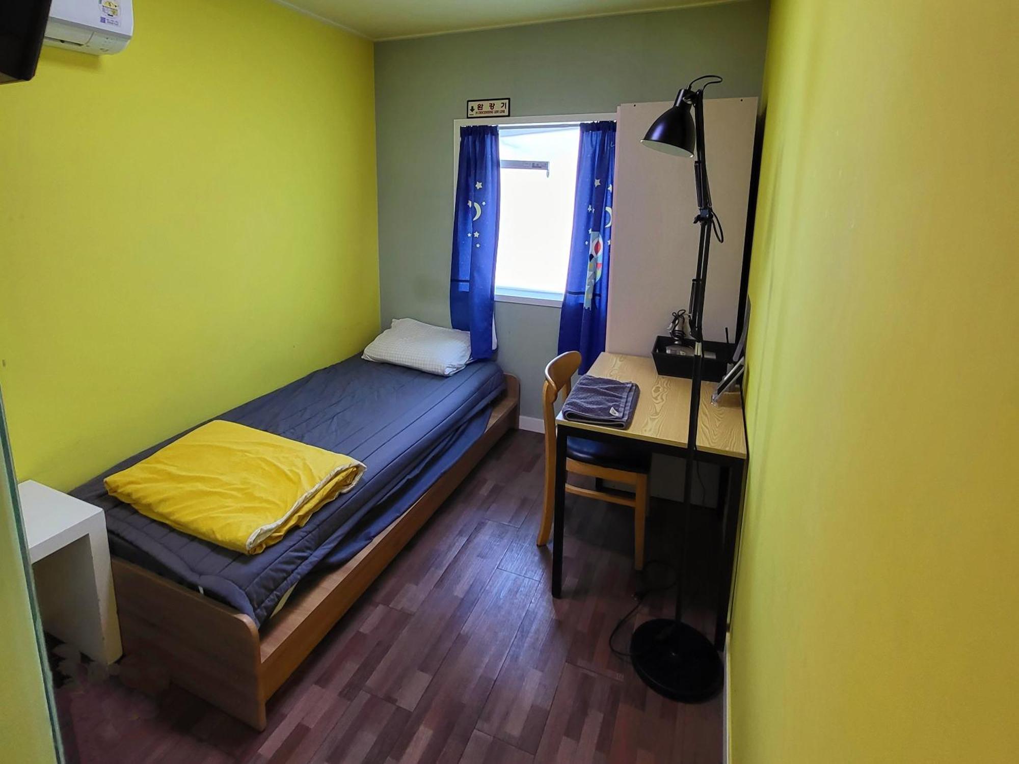 24 Guesthouse Sinchon Avenue ソウル特別市 部屋 写真