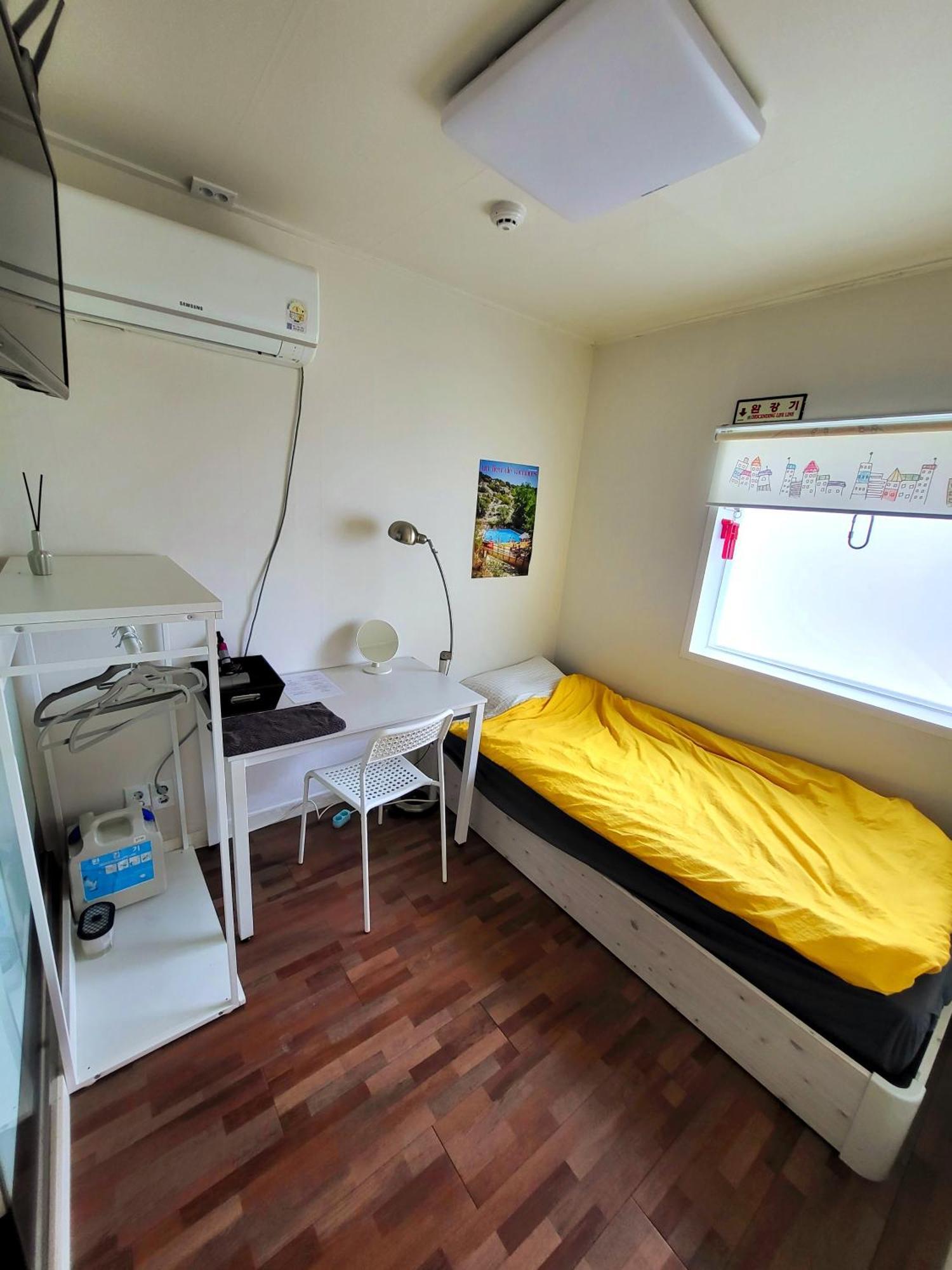 24 Guesthouse Sinchon Avenue ソウル特別市 部屋 写真