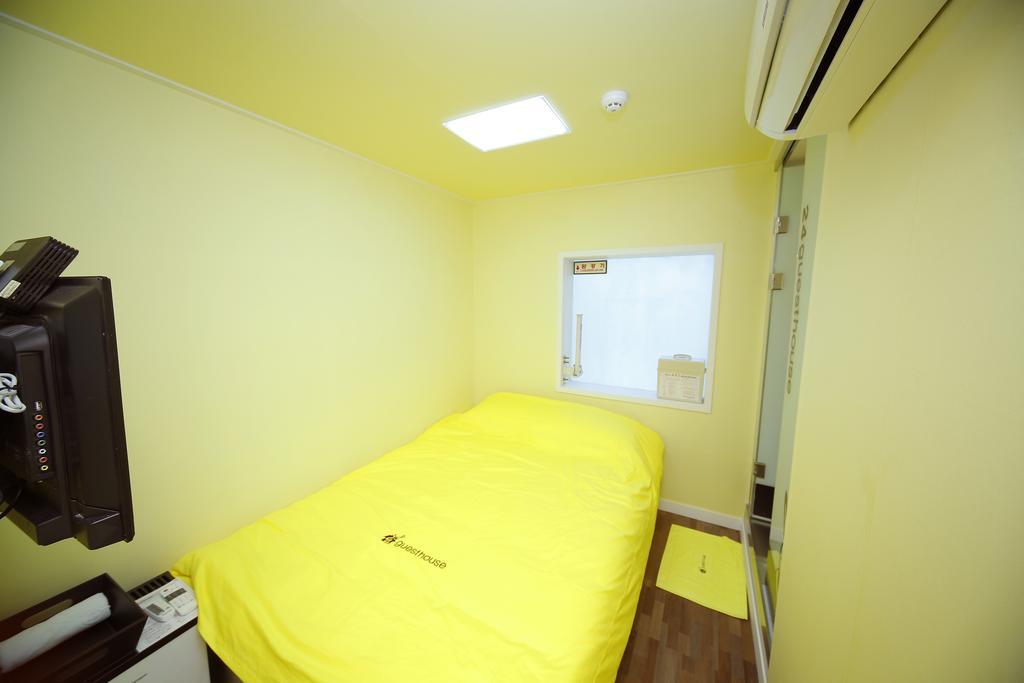 24 Guesthouse Sinchon Avenue ソウル特別市 部屋 写真