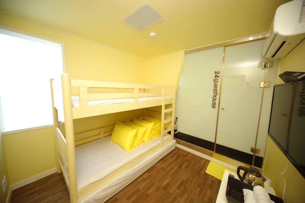 24 Guesthouse Sinchon Avenue ソウル特別市 部屋 写真